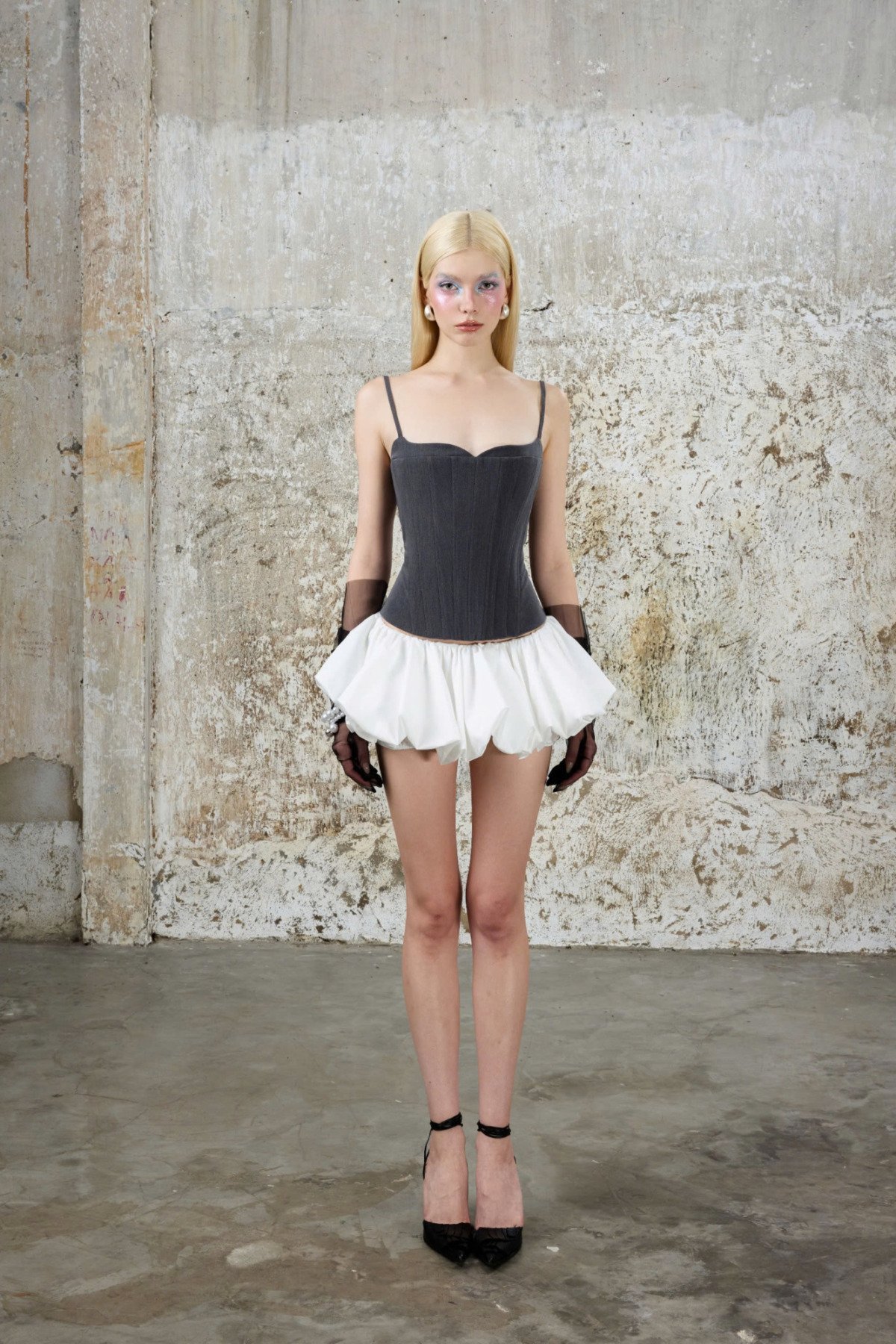 𝑺𝒊𝒍𝒗𝒆𝒓 𝑩𝒍𝒐𝒐𝒎 𝑪𝑶𝑹𝑺𝑬𝑻